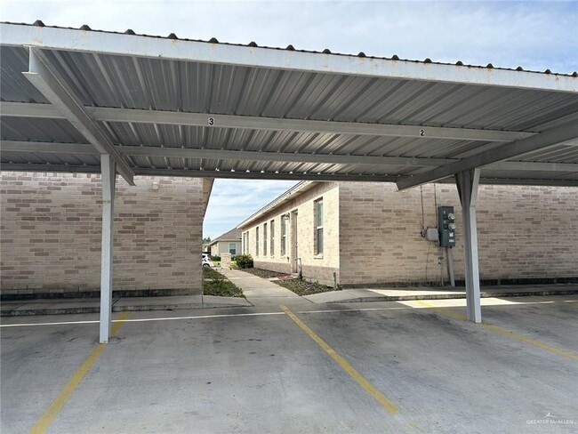 Building Photo - 13 Jackson St