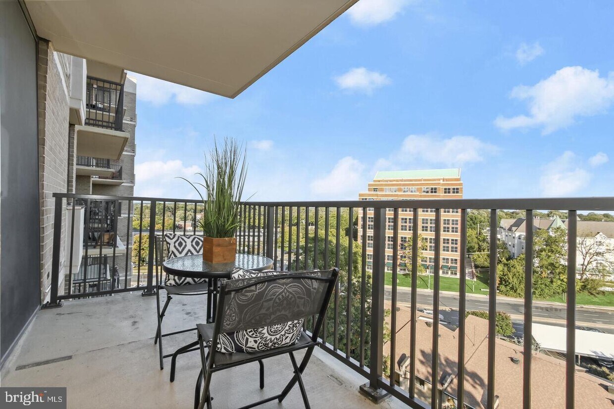 4 Monroe St Unit 41005, Rockville, MD 20850 Room for Rent in