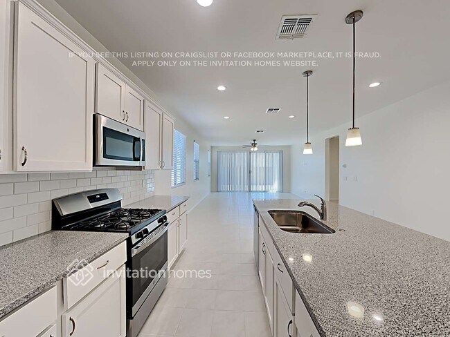 Foto del edificio - 15675 W Jackson St