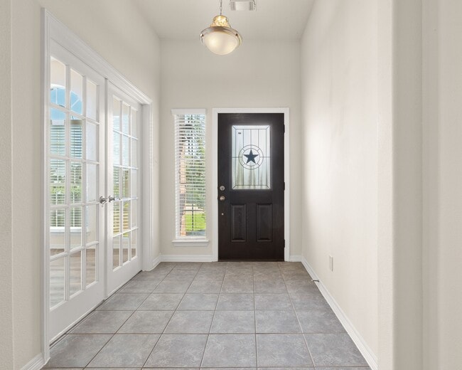 Building Photo - 2302 Oakleaf Hills Cir