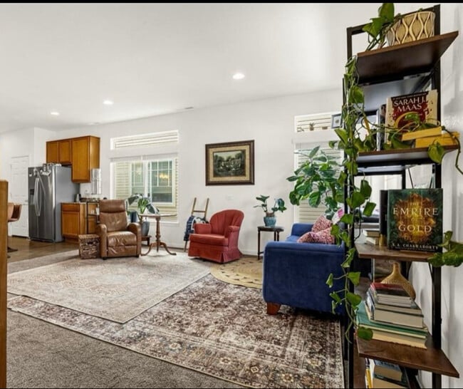 Building Photo - 6431 Glencullen View