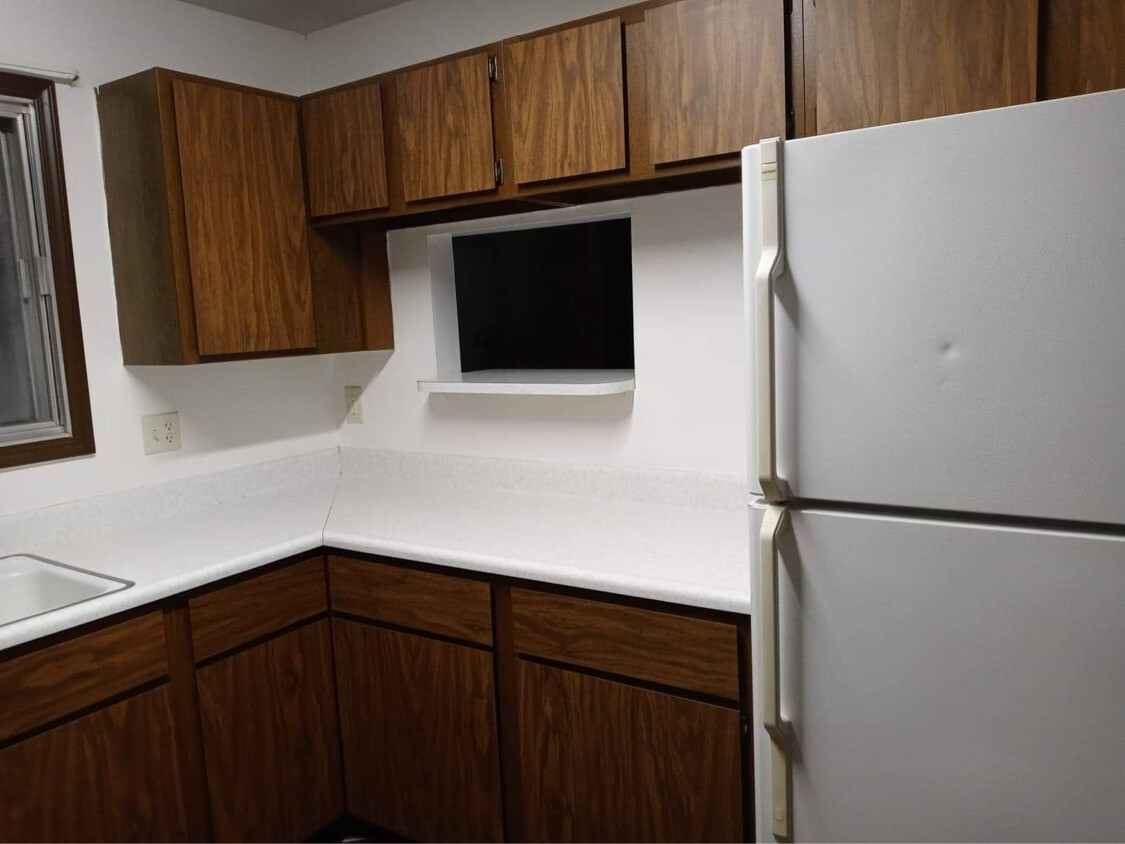 Building Photo - 9425 County J - Edgewood Manor