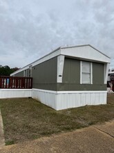 Building Photo - 3127 Greenfield Rd