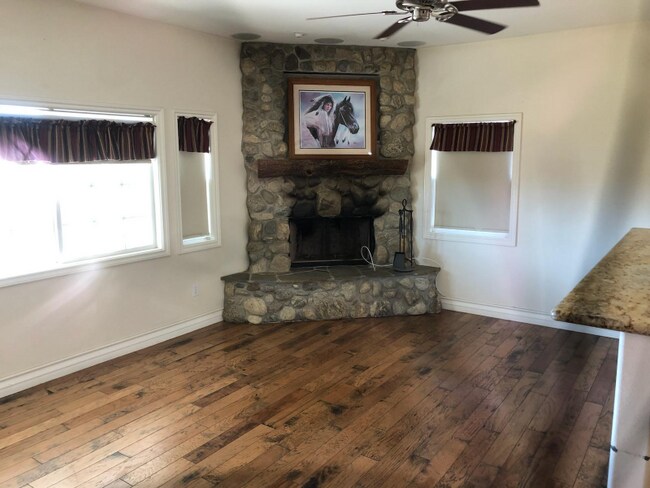 Foto del edificio - 42775 India Pl