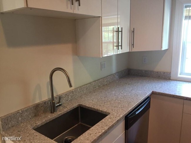 Building Photo - 1 br, 1 bath Apartment - 243 South St