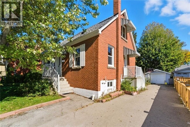 Building Photo - 425 Upper Gage Ave