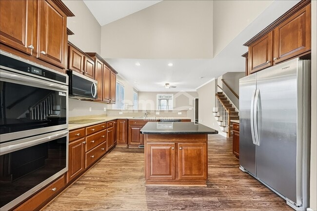 Building Photo - 2300 Barton Oaks Dr