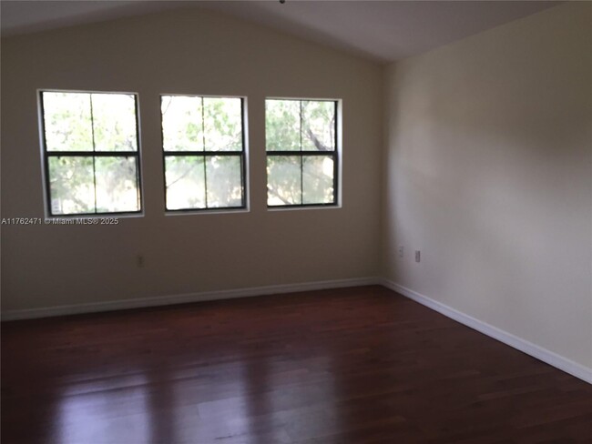 Building Photo - 10441 SW 156th Ct