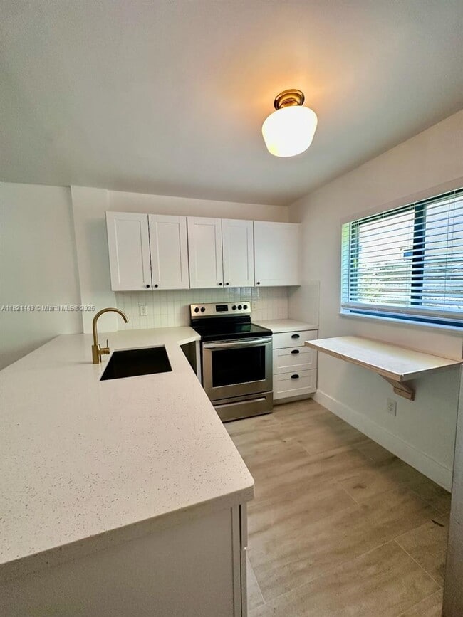 Foto del edificio - 910 SW 4th Ave