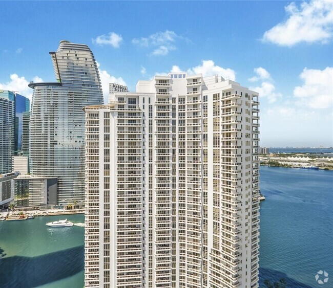 Building Photo - 801 Brickell Key Blvd