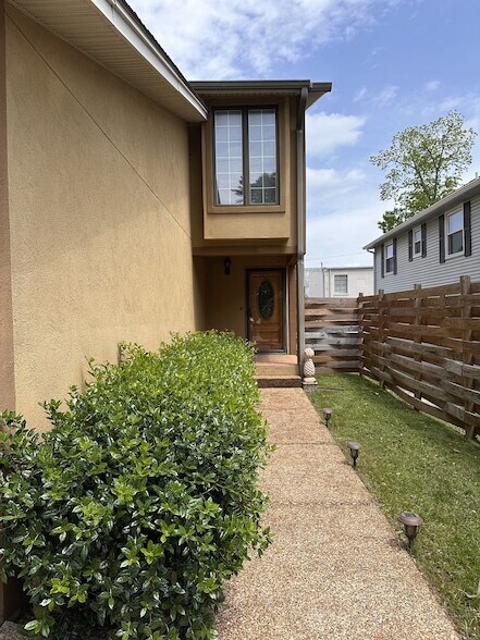 Building Photo - 306 W Colville St