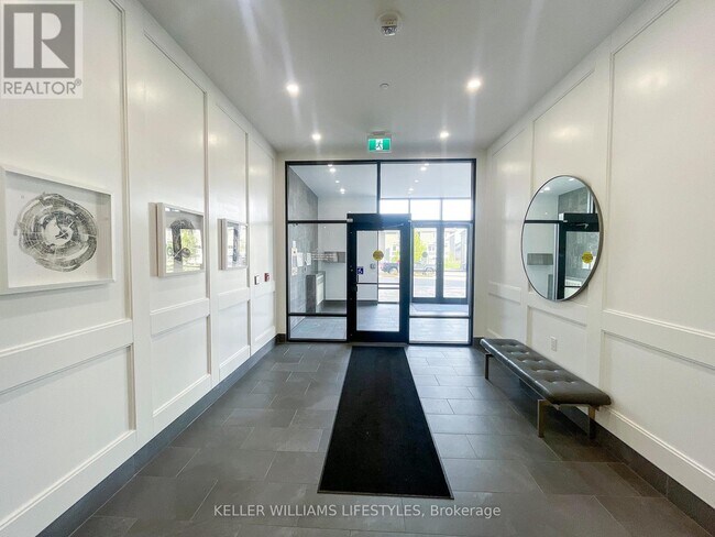 Building Photo - 512 - 260 VILLAGE WALK BOULEVARD