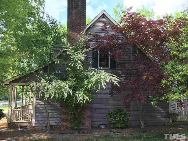 Building Photo - 2220 Hillandale Rd