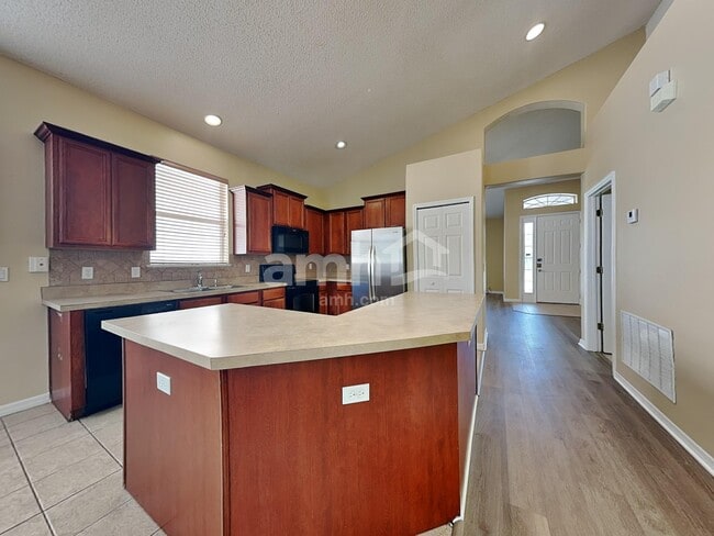 Foto del edificio - 2821 Sand Arbor Cir