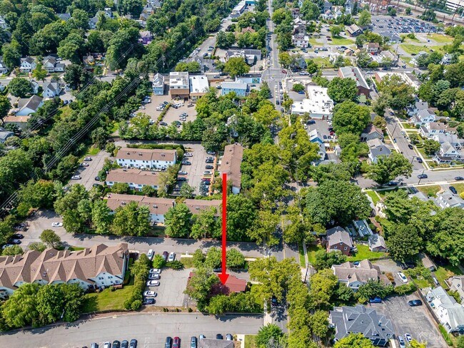 Foto del edificio - 318 Willowbrook Dr