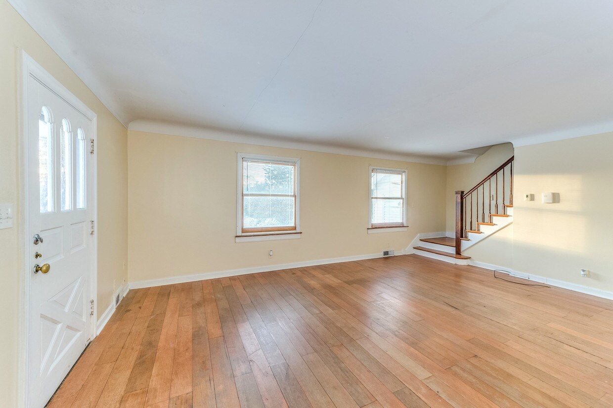 Foto principal - 800 Ogden Ave