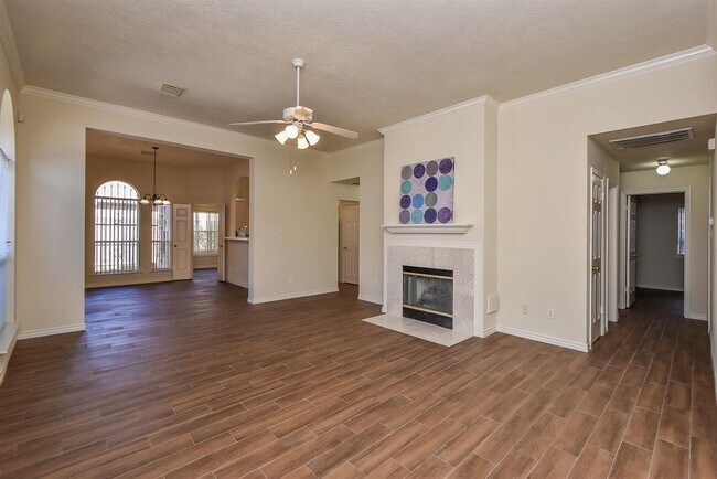 Foto del edificio - 10706 Springbrook Dr