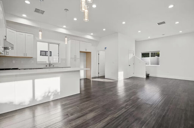Foto del edificio - 21813 Cohasset St