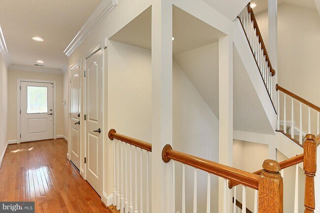 Foto del edificio - 22219 Falling Terrace