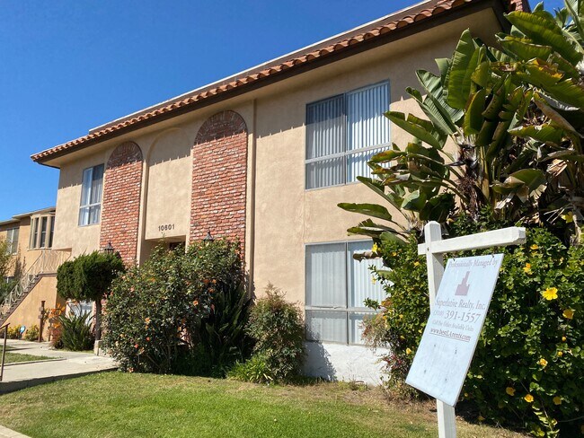 Foto del edificio - 10601 Ayres Ave