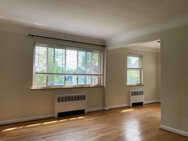 Building Photo - 3162 Troy Ave