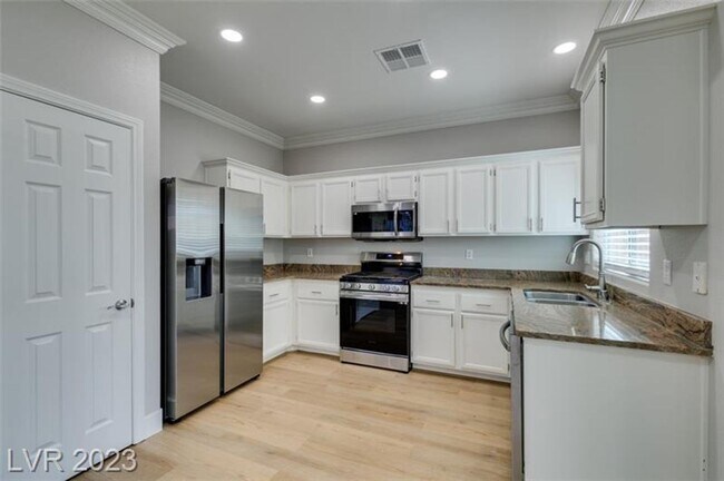Building Photo - BEAUTIFUL SUMMERLIN 3 BEDROOM UPGRADED!!