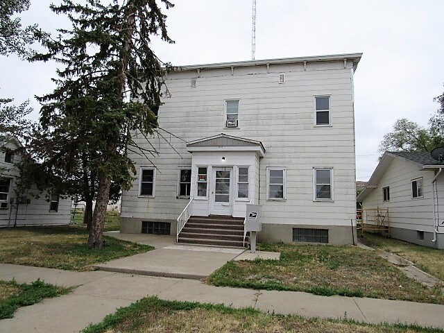 Front of Apartment Building - 410 N Sargent Ave