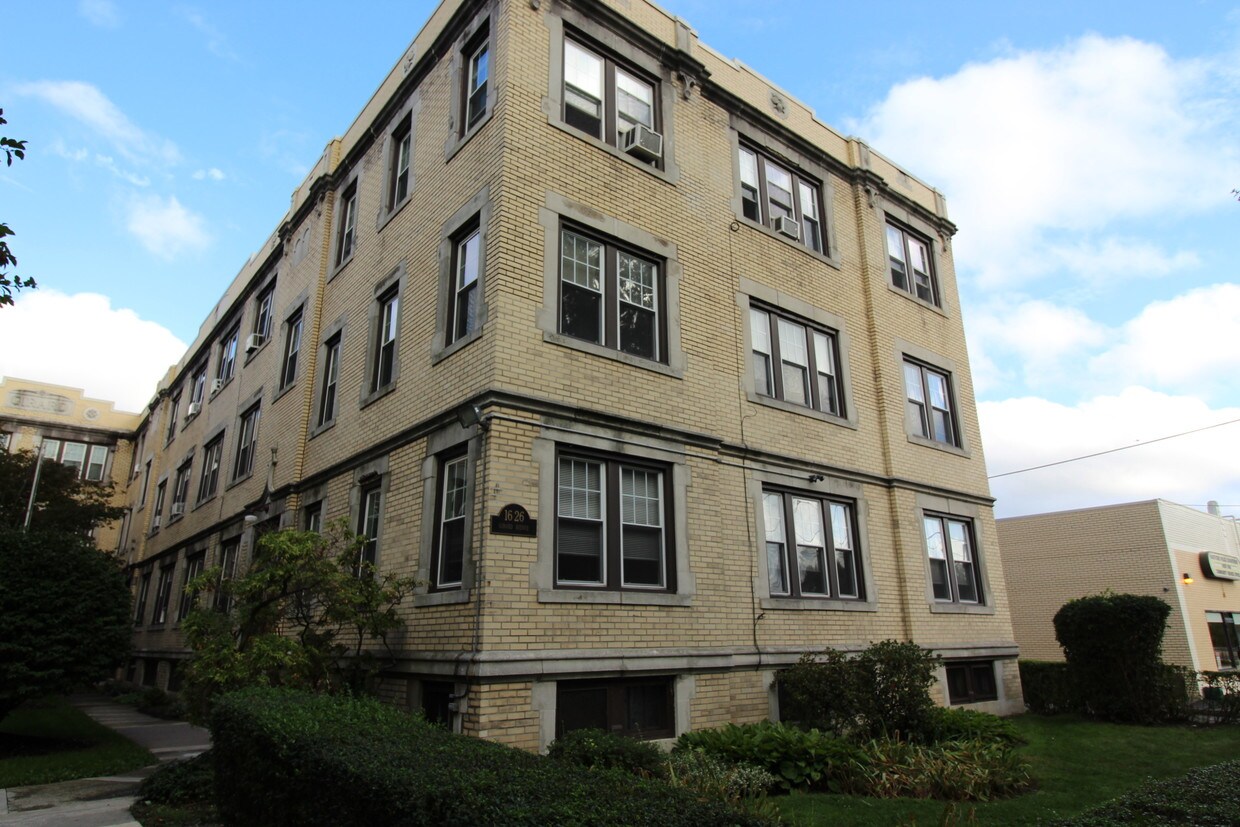 Primary Photo - 24 Girard Ave