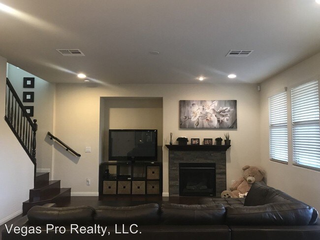 Foto del edificio - 3 br, 3.5 bath House - 324 Woodland Moss Rd