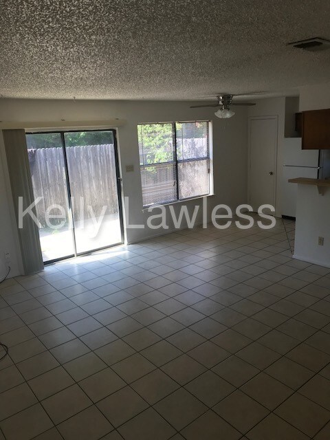 Building Photo - 2 bedroom duplex - John T White & HWY 820