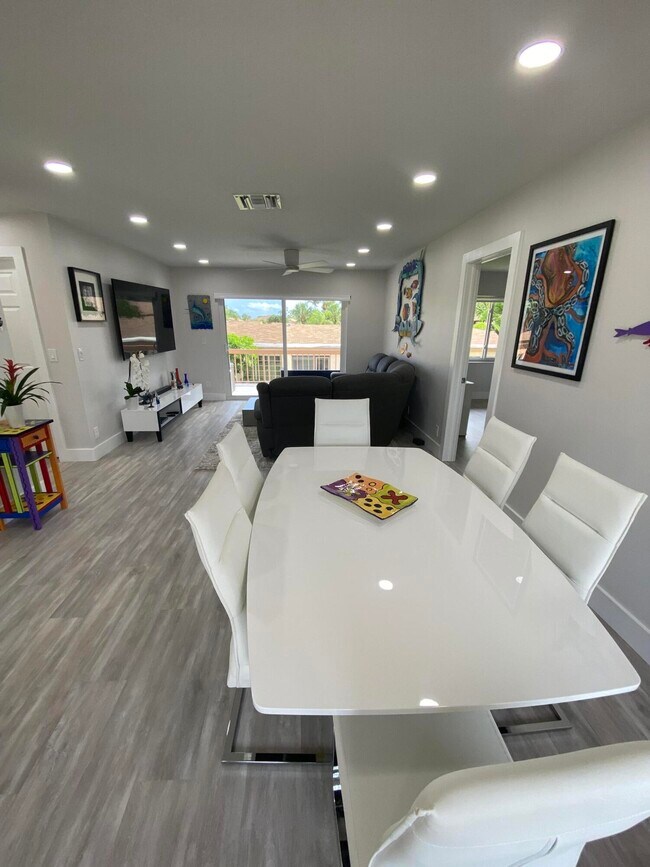 Building Photo - 13454 Sabal Palm Ct