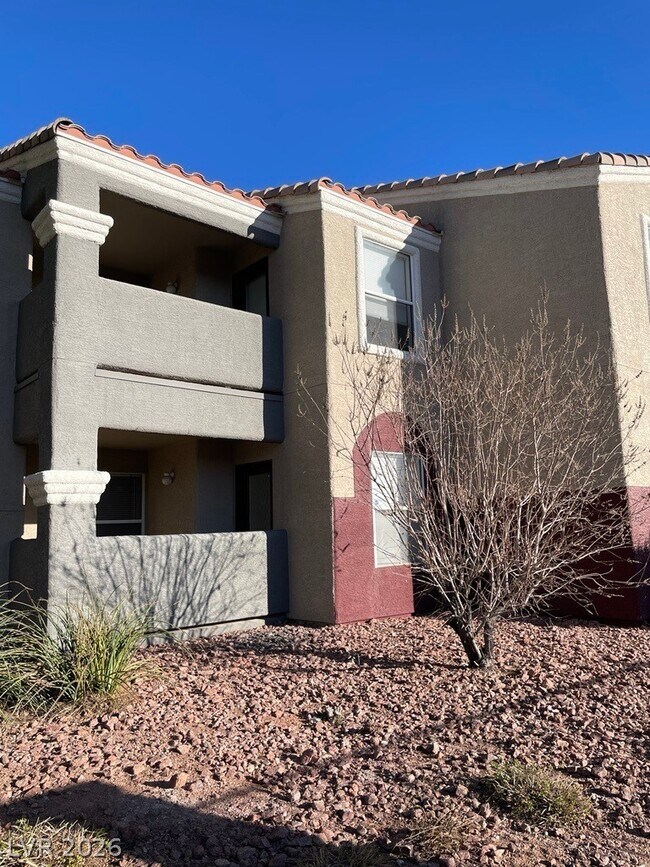 Building Photo - 5055 W Hacienda Ave