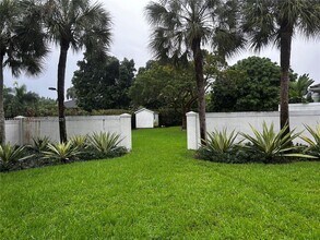 Building Photo - 7630 SW 73rd Pl
