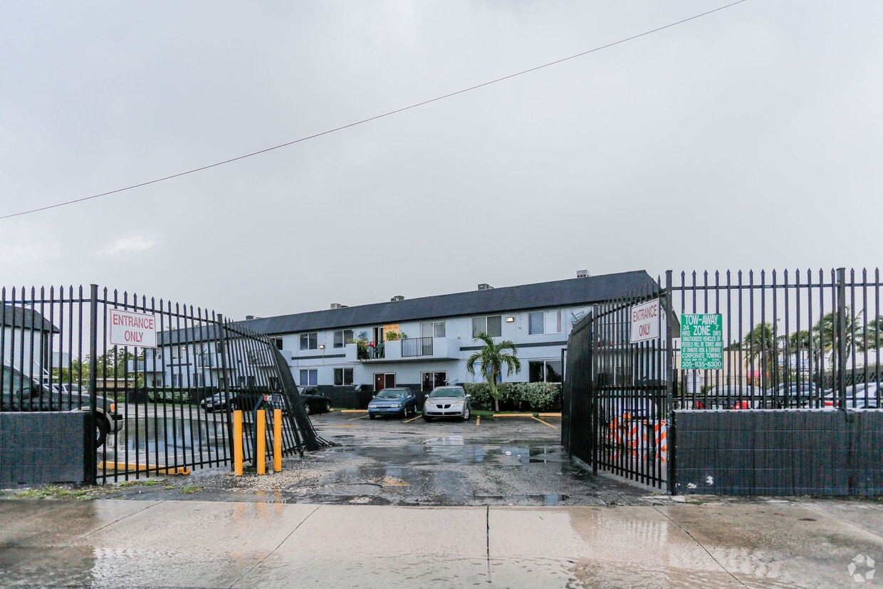 Primary Photo - Sligo Villa Apartments