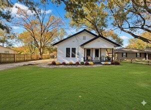 Building Photo - 2708 W Collin St