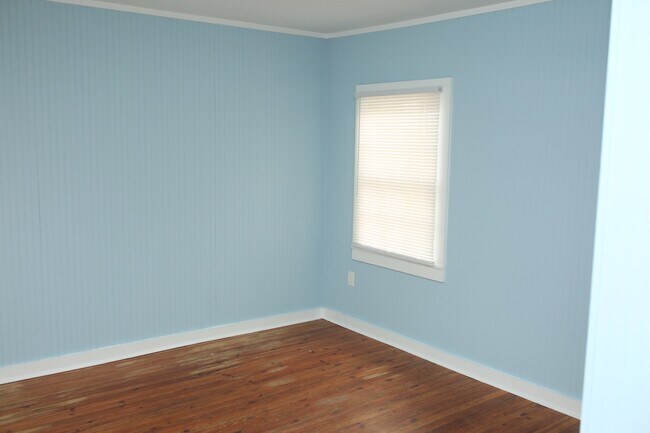 Foto del edificio - 346-10-1/2 10 1/2 St NW