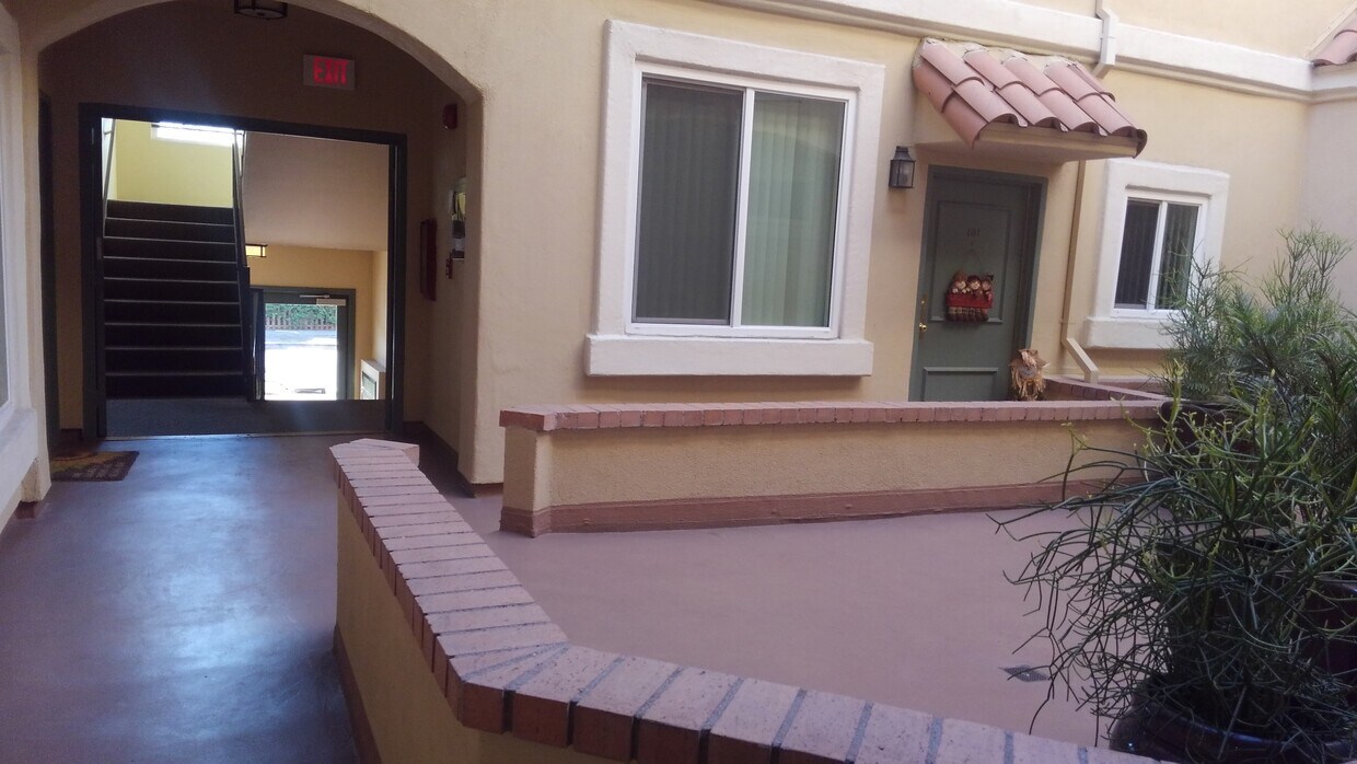 Foto del edificio - 3614 Empire Dr