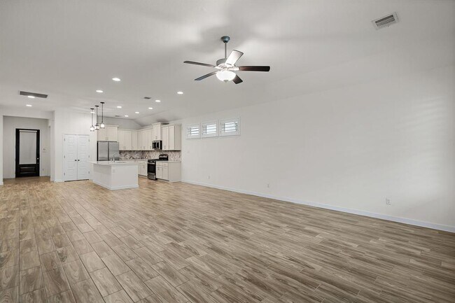 Building Photo - 121 San Domenico Cv