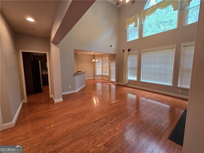 Foto del edificio - 624 Maple Grove Way