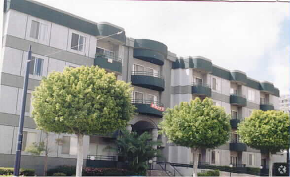 Primary Photo - 8th Street Apartments