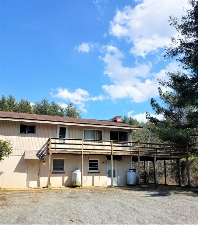 Foto del edificio - 109 Forest Lake Ln