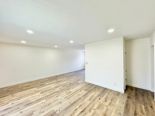 Foto del edificio - 12631 Vanowen St