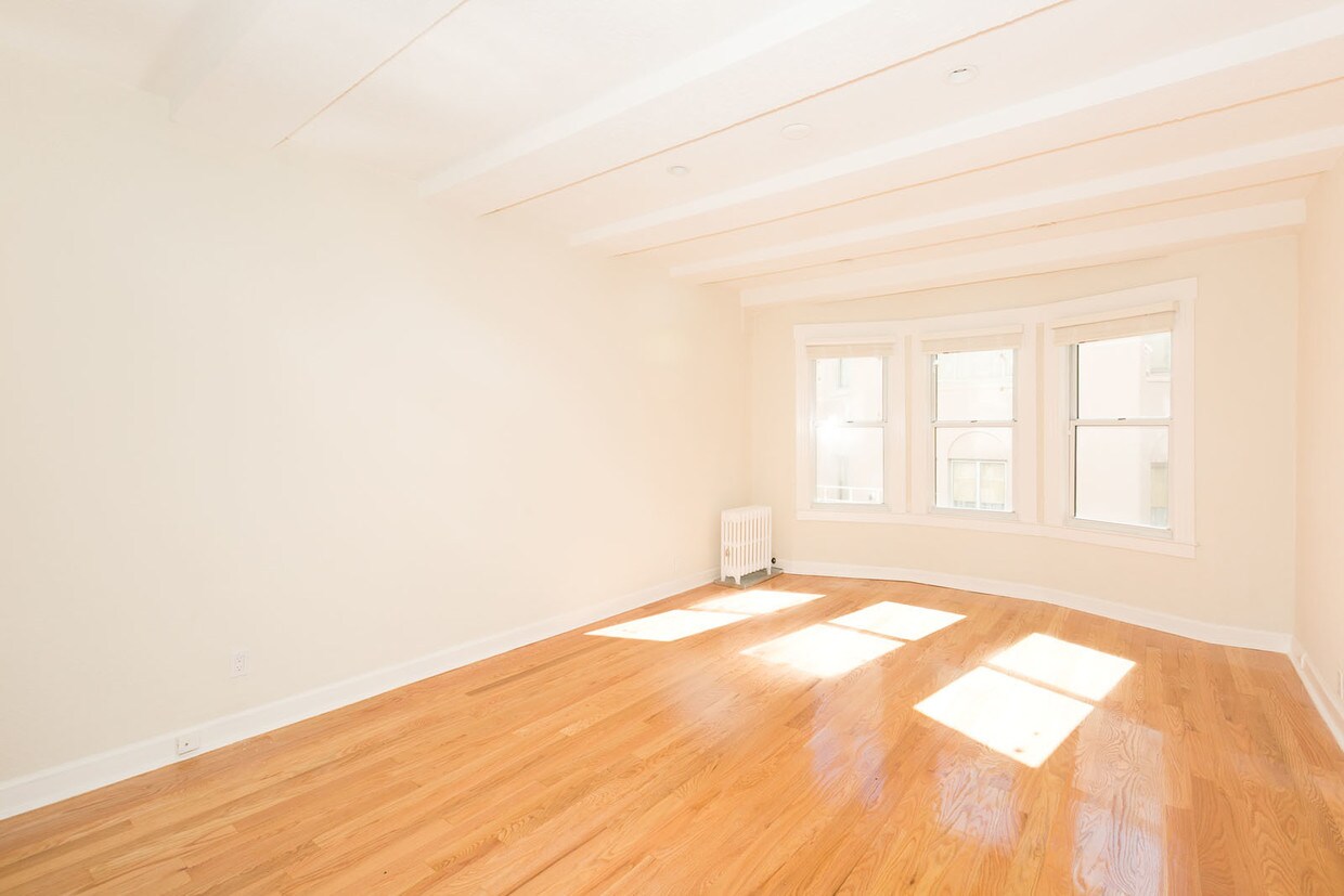Primary Photo - 1801 Gough St