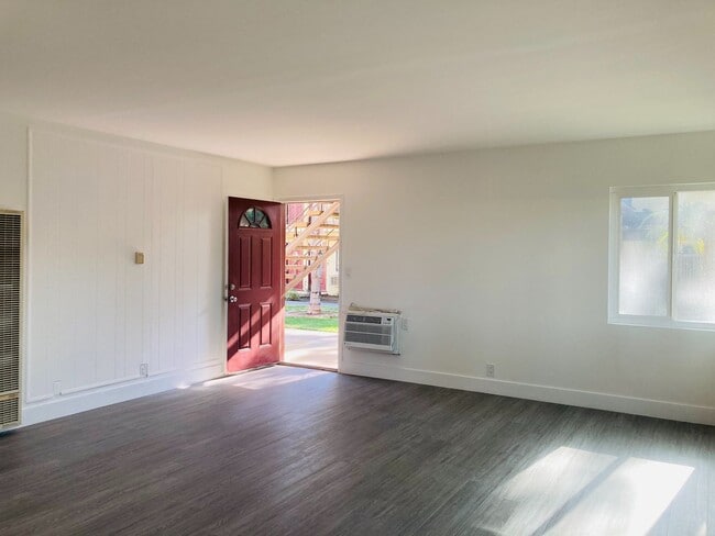 Interior Photo - Cottages D Caroline Atlas