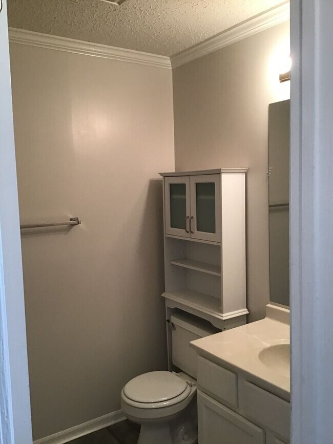 Foto del edificio - Beautiful 2bd 1.5 bath town home for rent ...