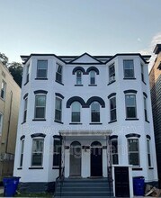 Building Photo - 230 Summit Ave