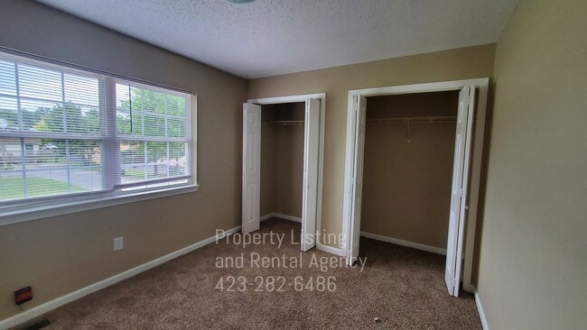 Building Photo - 3 Bedroom 1.5 Baths Townhouse Johnson City,TN