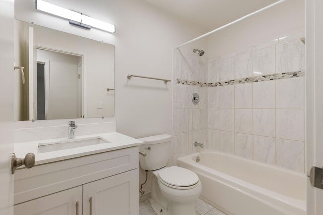 Interior Photo - Residence 620