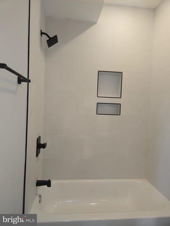 Foto del edificio - 3215 Mt Pleasant St NW