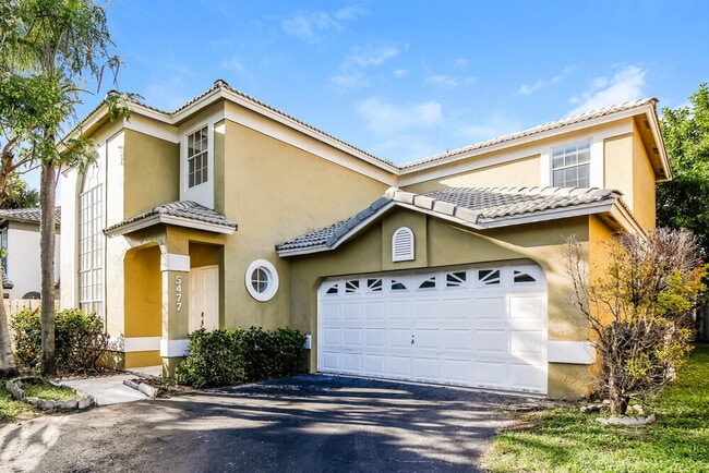 Building Photo - 5477 NW 44th Way